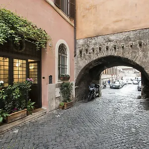 Arco Del Lauro Bed and breakfast Roma